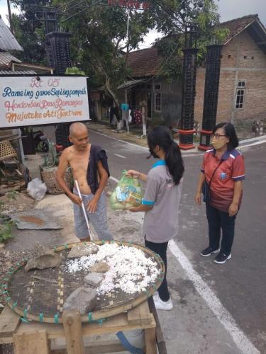 HPS-Stella-untuk-Masyaraat-yang-membutuhkan-daerah-Pabelan.