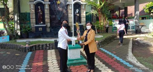 Reward-utk-natania-juara-1-solo-vocal-dlm-bln-bahasa